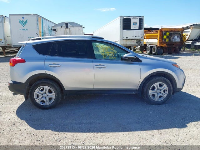 2T3ZFREV1EW074108 Toyota RAV4 LE