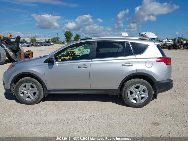2T3ZFREV1EW074108 Toyota RAV4 LE