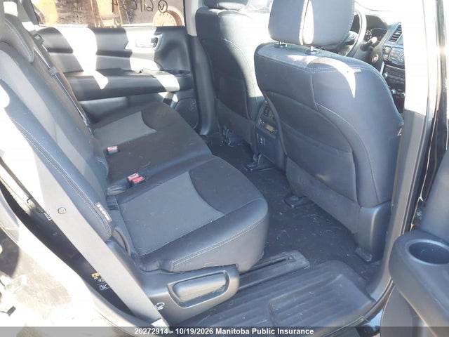 5N1DR2MM3JC611054 Nissan Pathfinder Sv
