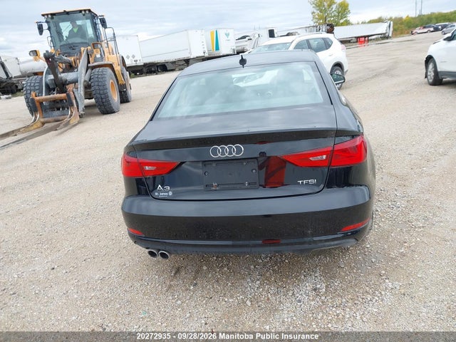 20272935 :رقم المزاد ، WAUACRFF7F1028325 vin ، 2015 Audi A3 1.8t مزاد بيع