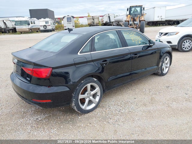 20272935 :رقم المزاد ، WAUACRFF7F1028325 vin ، 2015 Audi A3 1.8t مزاد بيع