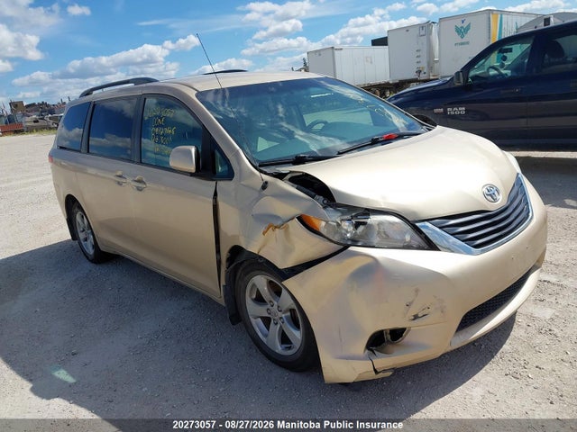 20273057 :رقم المزاد ، 5TDKK3DC2CS218001 vin ، 2012 Toyota Sienna Se V6 مزاد بيع