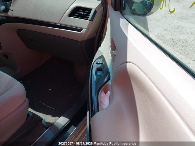 20273057 :رقم المزاد ، 5TDKK3DC2CS218001 vin ، 2012 Toyota Sienna Se V6 مزاد بيع