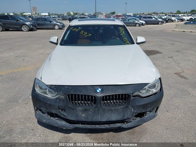 BMW 330i Xdrive 2017 WBA8D9C36HA011590 Image 12