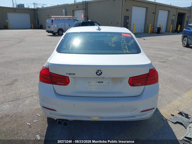 BMW 330i Xdrive 2017 WBA8D9C36HA011590 Image 16