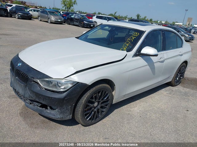 BMW 330i Xdrive 2017 WBA8D9C36HA011590 Image 2