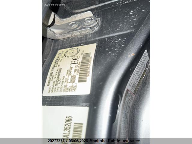 20273271 :رقم المزاد ، 3N1BC1CP4AL352066 vin ، 2010 Nissan Versa 1.8 S مزاد بيع