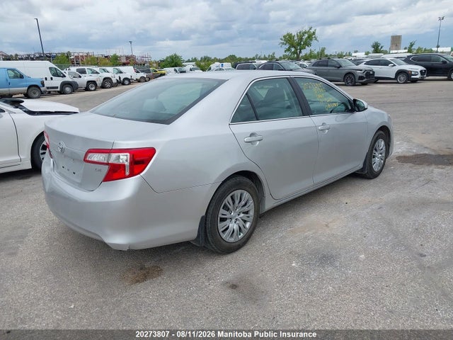 20273807 :رقم المزاد ، 4T1BF1FK6EU372816 vin ، 2014 Toyota Camry Le مزاد بيع