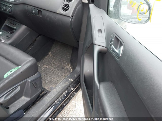 20274115 :رقم المزاد ، WVGNV7AX3HK008214 vin ، 2017 Volkswagen Tiguan 2.0 Tsi مزاد بيع