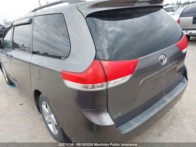 2011 Toyota Sienna Le V6 მანქანა იყიდება აუქციონზე, vin: 5TDKK3DC7BS110214, აუქციონის ნომერი: 20274134
