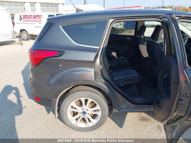 1FMCU9GD4KUC40643 Ford ESCAPE SE