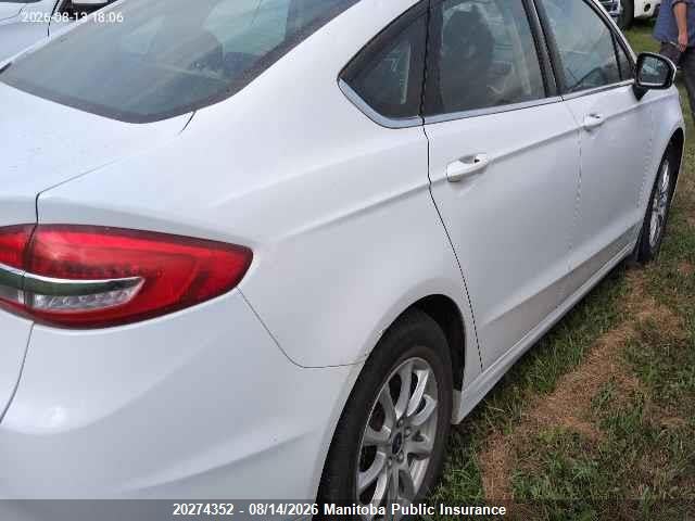 Ford FUSION S 2017 3FA6P0G76HR134800 Image 4