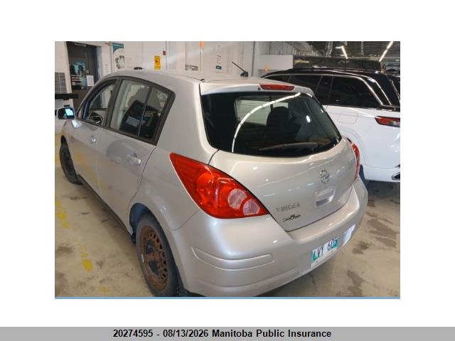 20274595 :رقم المزاد ، 3N1BC1CP3BL371077 vin ، 2011 Nissan Versa 1.8 S مزاد بيع