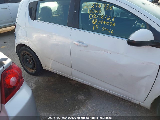 Chevrolet SONIC LT 2015 1G1JC6SH8F4194076 Image 17