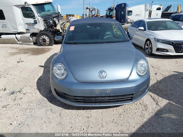 20274749 :رقم المزاد ، 3VW507AT1GM808899 vin ، 2016 Volkswagen Beetle 1.8 Tsi مزاد بيع