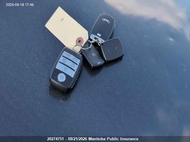 KIA SEDONA LX 2016 KNDMB5C19G6122635 Image 11