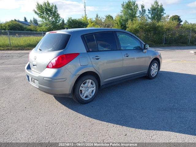 20274813 :رقم المزاد ، 3N1BC1CP3CL363191 vin ، 2012 Nissan Versa 1.8 S مزاد بيع