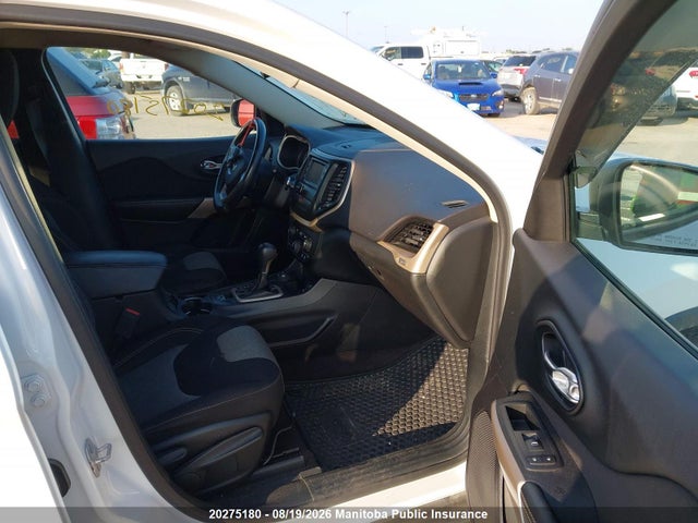 1C4PJMAS9HW566492 Jeep Cherokee Sport