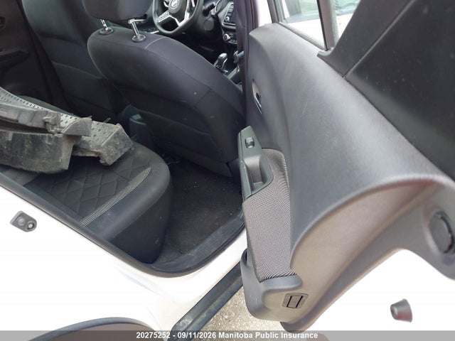 Nissan KICKS SV 2018 3N1CP5CU1JL519103 Image 8