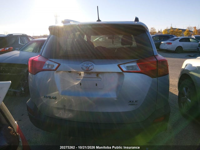 2T3RFREVXFW335270 Toyota Rav4 Xle
