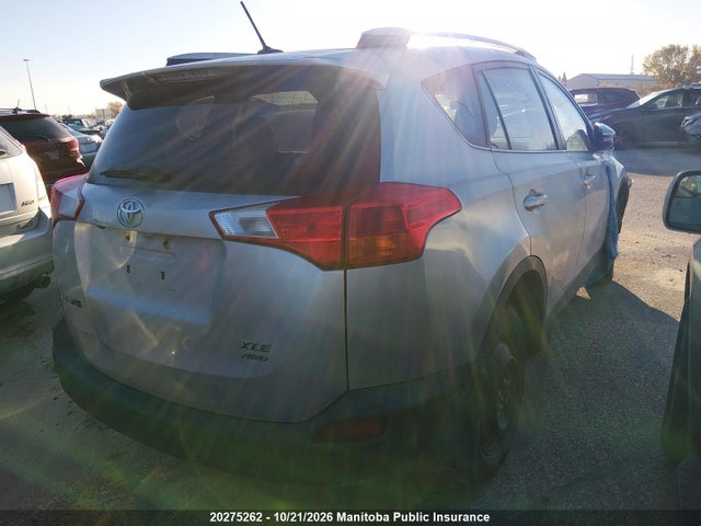 2T3RFREVXFW335270 Toyota Rav4 Xle