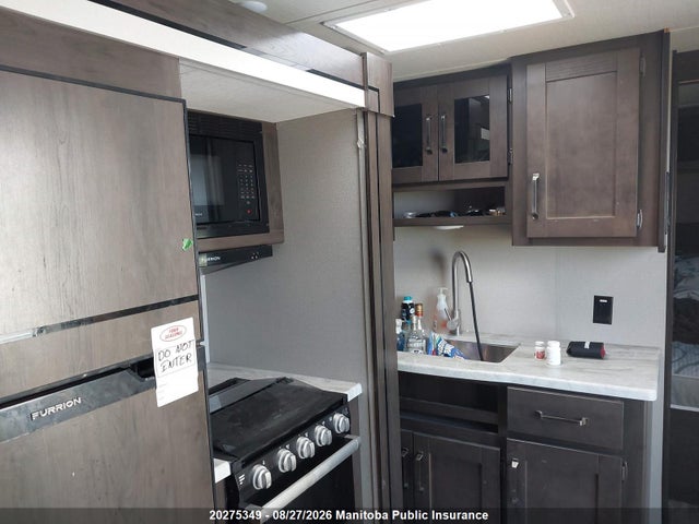 20275349 :رقم المزاد ، 573TT3122M8812938 vin ، 2021 Grande Design Travel Trailer مزاد بيع