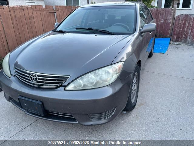 2005 Toyota Camry Le მანქანა იყიდება აუქციონზე, vin: 4T1BE32K85U524325, აუქციონის ნომერი: 20275521