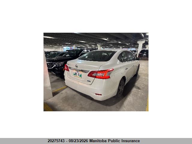 2015 Nissan Sentra 1.8 S მანქანა იყიდება აუქციონზე, vin: 3N1AB7AP1FL643281, აუქციონის ნომერი: 20275743