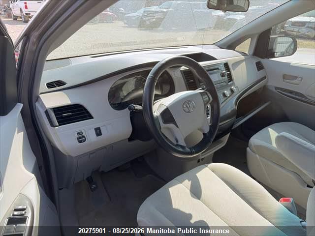 2011 Toyota Sienna Ce V6 მანქანა იყიდება აუქციონზე, vin: 5TDZK3DC2BS138890, აუქციონის ნომერი: 20275901