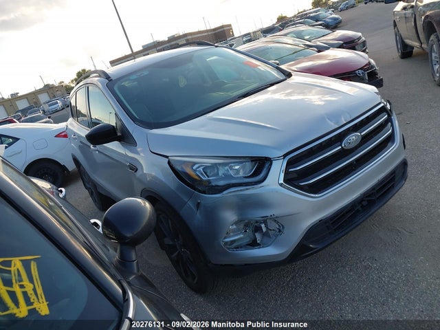 Продаж на аукціоні авто 2018 Ford Escape Se, vin: 1FMCU9GD9JUB90885, номер лоту: 20276131