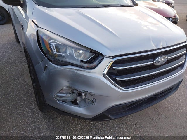 Продаж на аукціоні авто 2018 Ford Escape Se, vin: 1FMCU9GD9JUB90885, номер лоту: 20276131