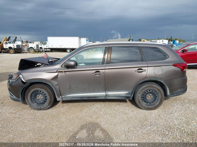 Mitsubishi Outlander Es 2018 JA4AZ2A32JZ601481 Image 14