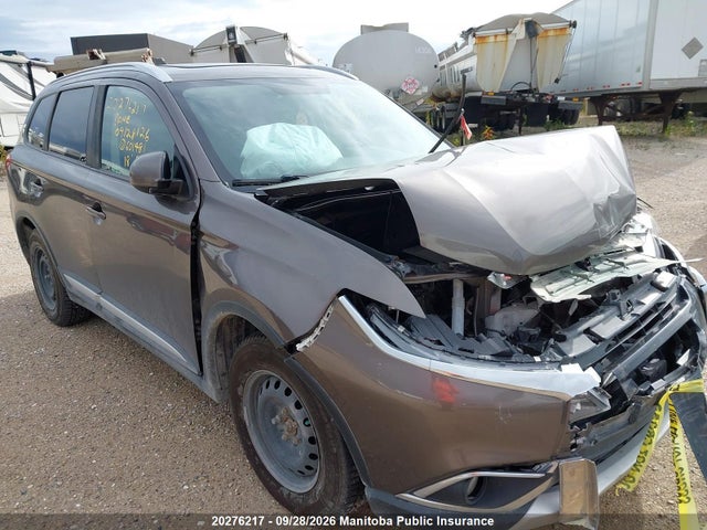 Mitsubishi Outlander Es 2018 JA4AZ2A32JZ601481 Image 17