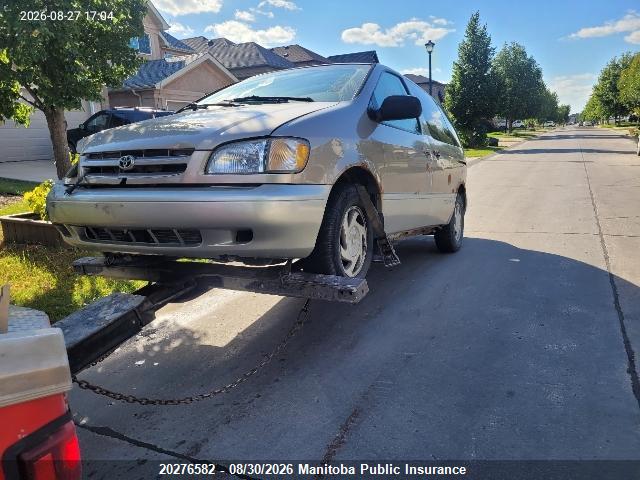 2000 Toyota Sienna Le V6 Le V6 მანქანა იყიდება აუქციონზე, vin: 4T3ZF13C1YU270573, აუქციონის ნომერი: 20276582