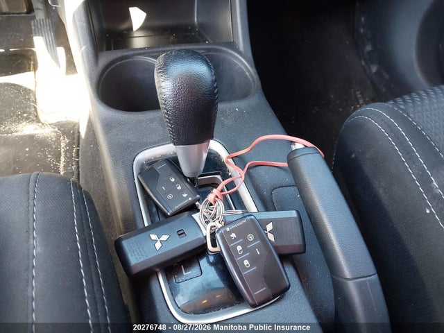 JA4JZ3AXXGZ606395 Mitsubishi Outlander Se