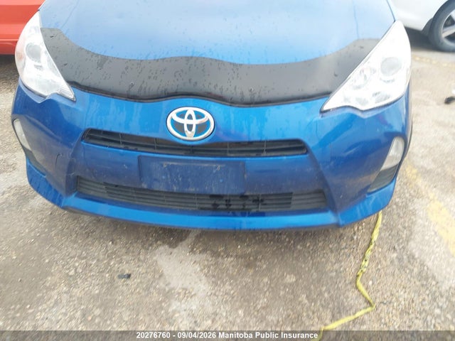 20276760 :رقم المزاد ، JTDKDTB33E1571800 vin ، 2014 Toyota Prius C مزاد بيع