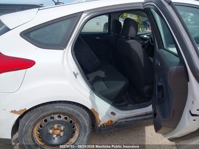 1FADP3K28GL327323 Ford FOCUS SE
