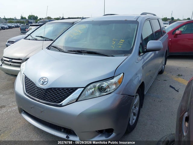 2011 Toyota Sienna Le V6 მანქანა იყიდება აუქციონზე, vin: 5TDKK3DCXBS083865, აუქციონის ნომერი: 20276788
