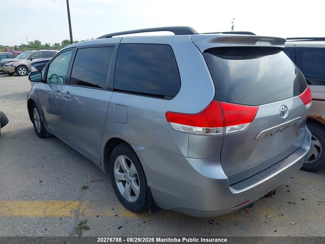 2011 Toyota Sienna Le V6 მანქანა იყიდება აუქციონზე, vin: 5TDKK3DCXBS083865, აუქციონის ნომერი: 20276788