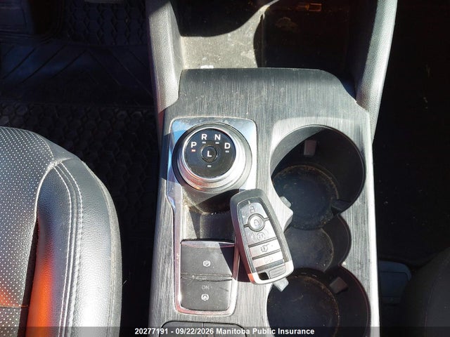 20277191 :رقم المزاد ، 1FMCU9DZ3NUA74927 vin ، 2022 Ford Escape Titanium Hybrid مزاد بيع