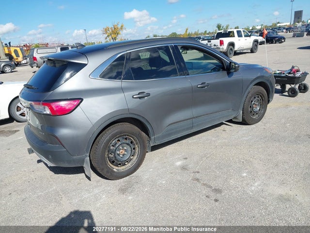 20277191 :رقم المزاد ، 1FMCU9DZ3NUA74927 vin ، 2022 Ford Escape Titanium Hybrid مزاد بيع