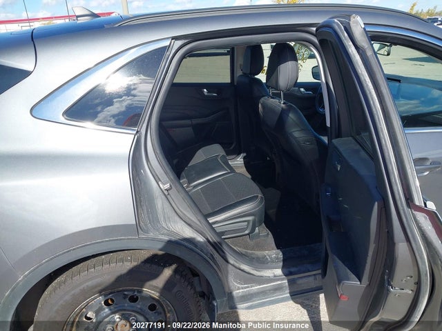 20277191 :رقم المزاد ، 1FMCU9DZ3NUA74927 vin ، 2022 Ford Escape Titanium Hybrid مزاد بيع
