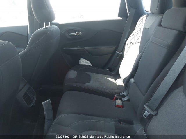 1C4PJLAS3HW554378 Jeep Cherokee Sport