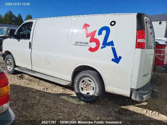 GMC Savana 2500 Cargo Van 2018 1GTW7AFGXJ1312354 Image 3