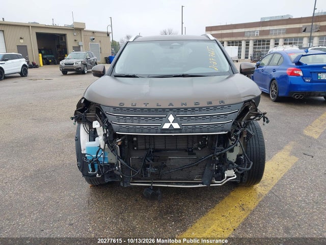 2024 Mitsubishi Outlander Le Hybrid მანქანა იყიდება აუქციონზე, vin: JA4T5VA94RZ621740, აუქციონის ნომერი: 20277615