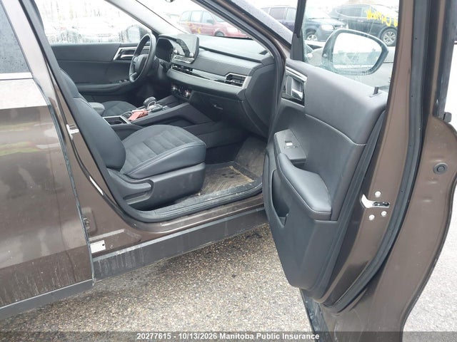 2024 Mitsubishi Outlander Le Hybrid მანქანა იყიდება აუქციონზე, vin: JA4T5VA94RZ621740, აუქციონის ნომერი: 20277615
