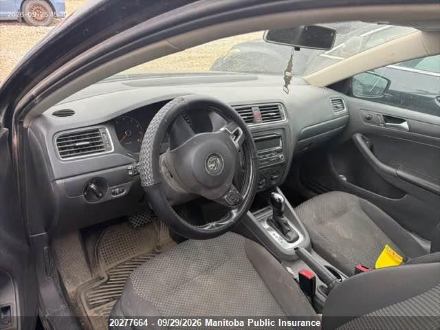 20277664 :رقم المزاد ، 3VW2K7AJ1DM381019 vin ، 2013 Volkswagen Jetta 2.0 مزاد بيع