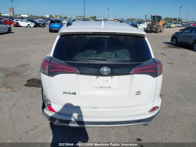 2T3JFREV2GW429920 Toyota RAV4 SE