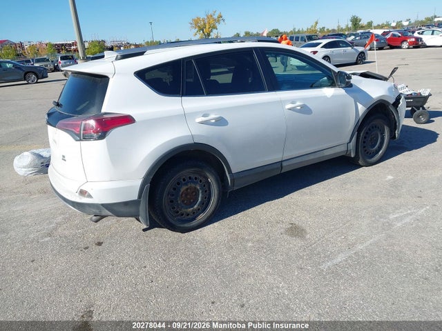 2T3JFREV2GW429920 Toyota RAV4 SE