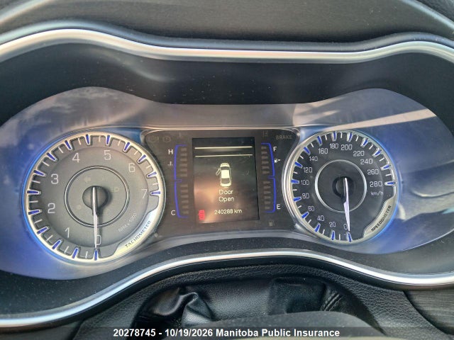 20278745 :رقم المزاد ، 1C3CCCFB4FN557167 vin ، 2015 Chrysler 200 Lx مزاد بيع